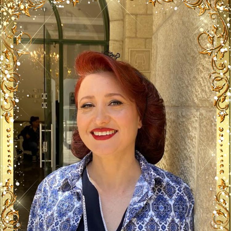 Larissa-Yossefi's avatar